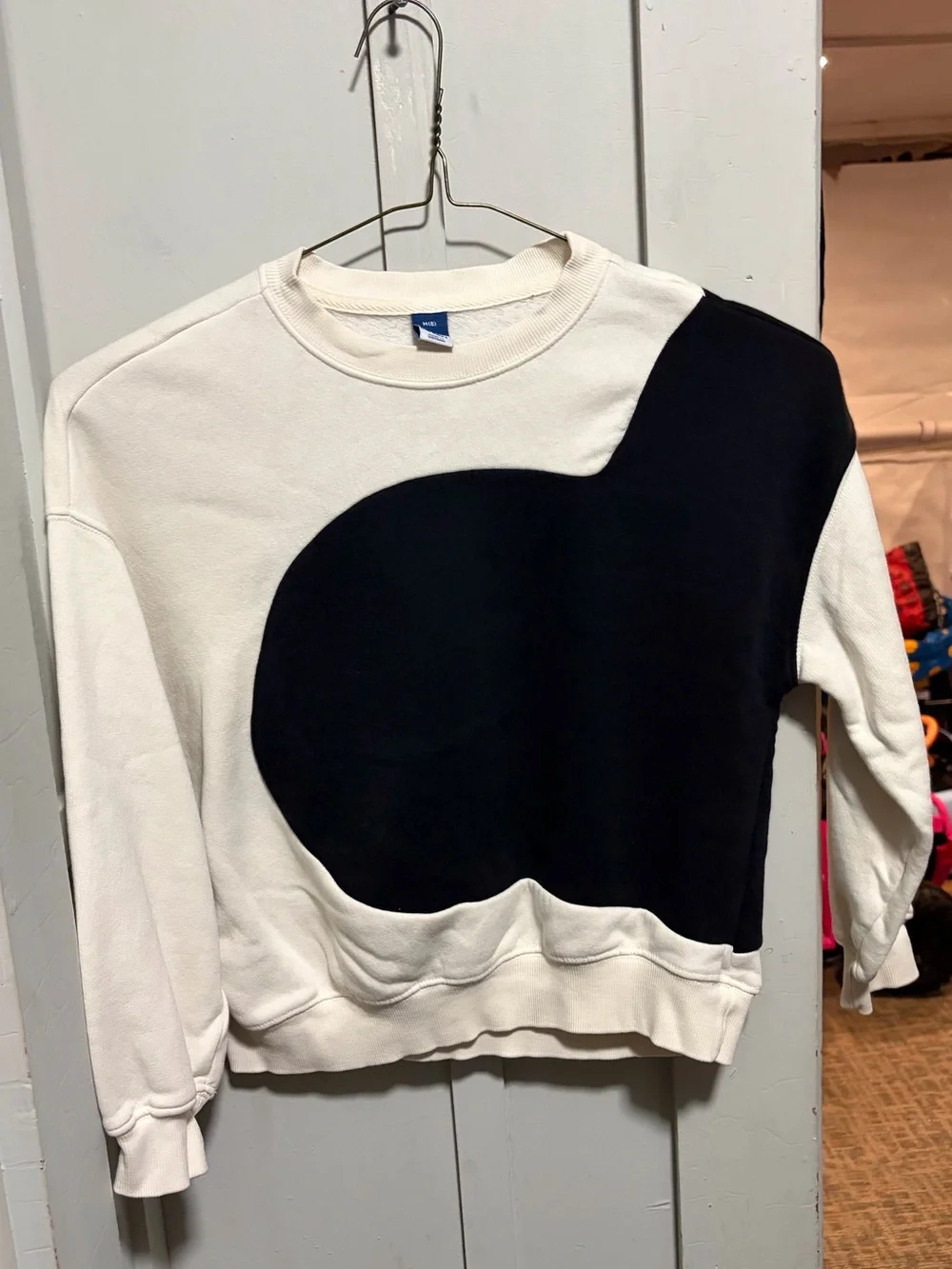 Kids old navy sweater size m
